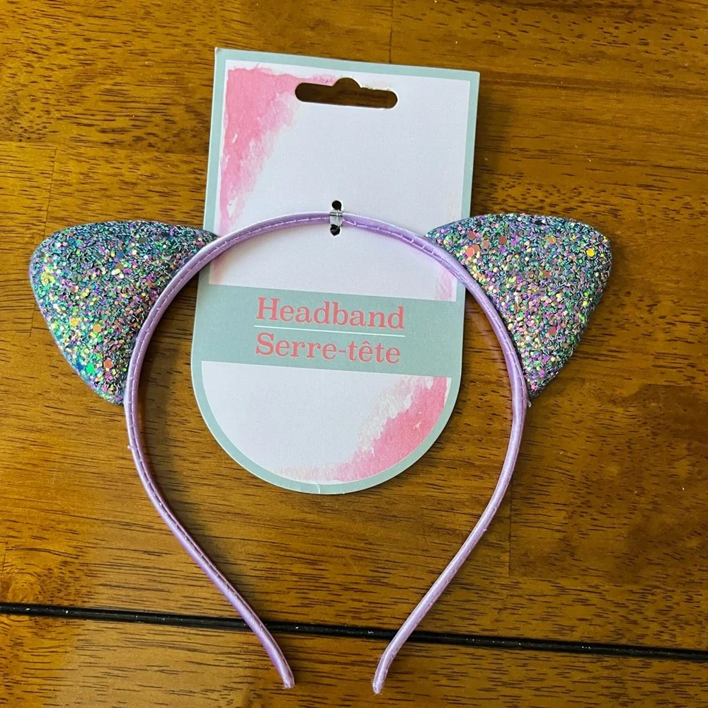 Brush and Three Headbands total 4pcs.